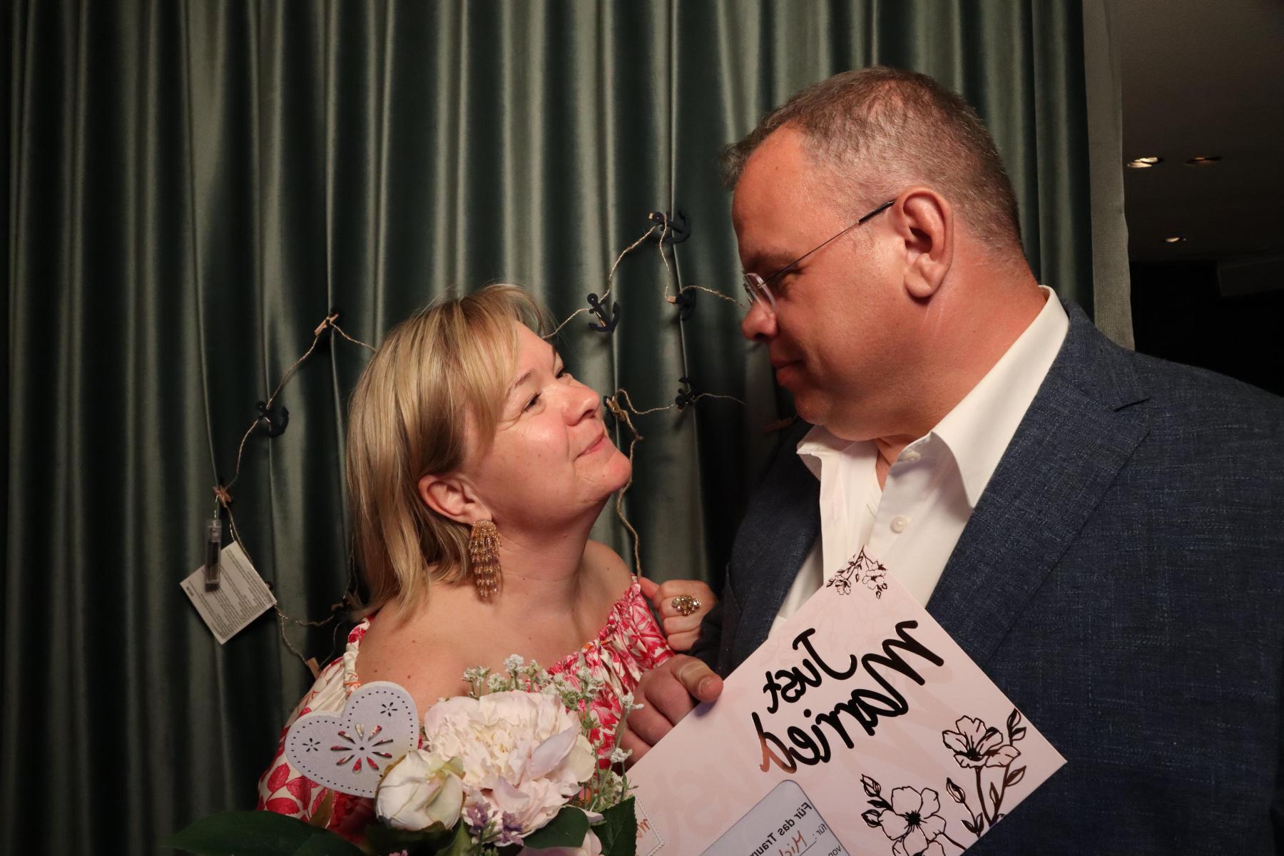 2025-05-17-23-03-47_000_premiumfotobox